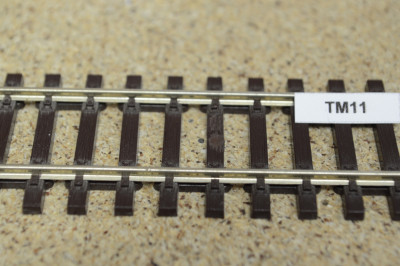 Opravný tmel pro zakrývání děr v kolejových pražcích, hnědá 4, 15g